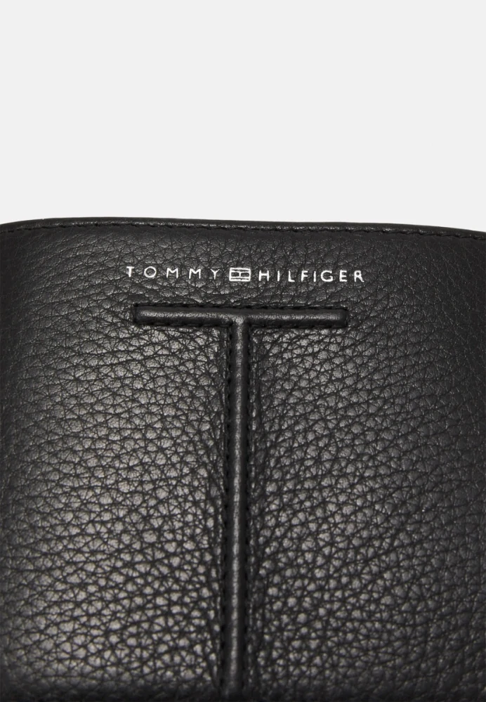 Pánská kožená peněženka Tommy Hilfiger CENTRAL FLAP AND COIN